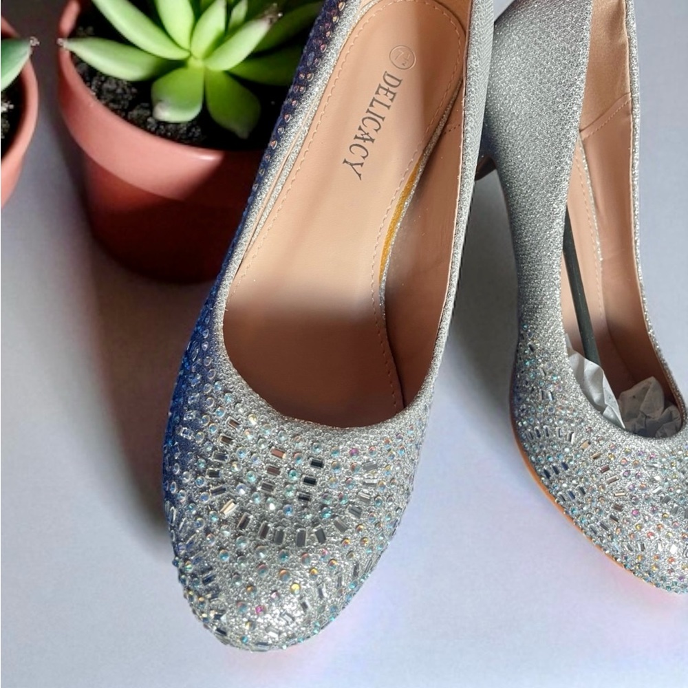 Delicacy Sparkling Silver Heels Size 7.5 - Picture 3 of 7
